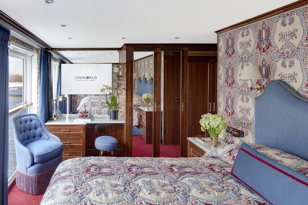 Uniworld SS Joie De Vivre - Suite 3.jpg